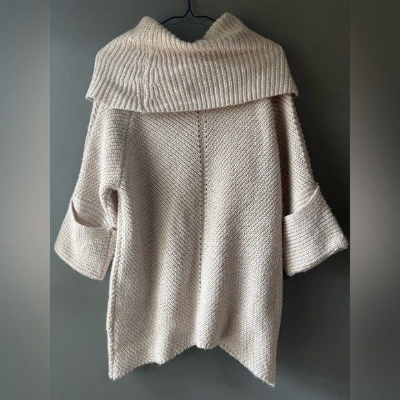 Vera Moda size small Cozy Cream EXTRA LARGE Cowl Neck Sweater, oversized, knit - Picture 5 of 6